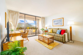 Great Diamond Head Views, 2BR Condo with Free Parking!